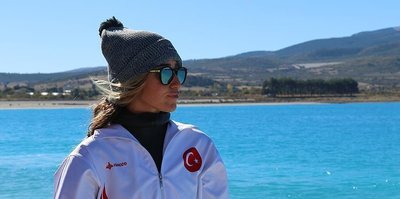 Turkish world record holder to dive in Antarctica
