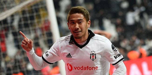 Kagawa el yaktı!