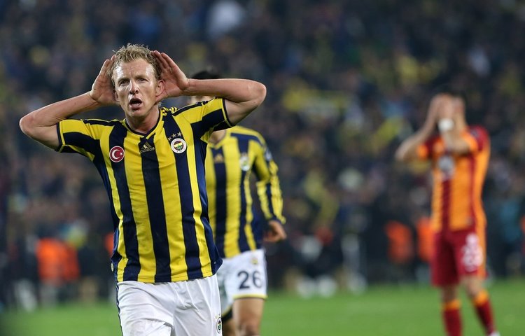 Dirk Kuyt Tan Aykut Kocaman A Buyuk Sok Son Dakika Futbol Haberleri Fotograflari Fotomac