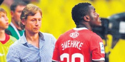 Emenike iyi hocayla oynar