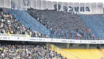 Tribünler doldu