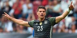 Mario Gomez'den Wolfsburg'a ret