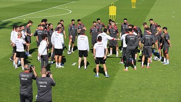 Ay-yıldızlılar toplandı