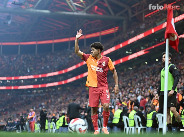 Galatasaray'da devre arasında flaş ayrılık!
