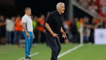 UEFA suspends Roma head coach Jose Mourinho for 4 games