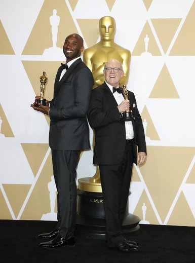 NBA efsanesi Kobe Bryant, Oscar ödülü kazandı.