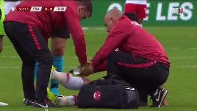 >Merih Demiral'dan duygulandıran hareket