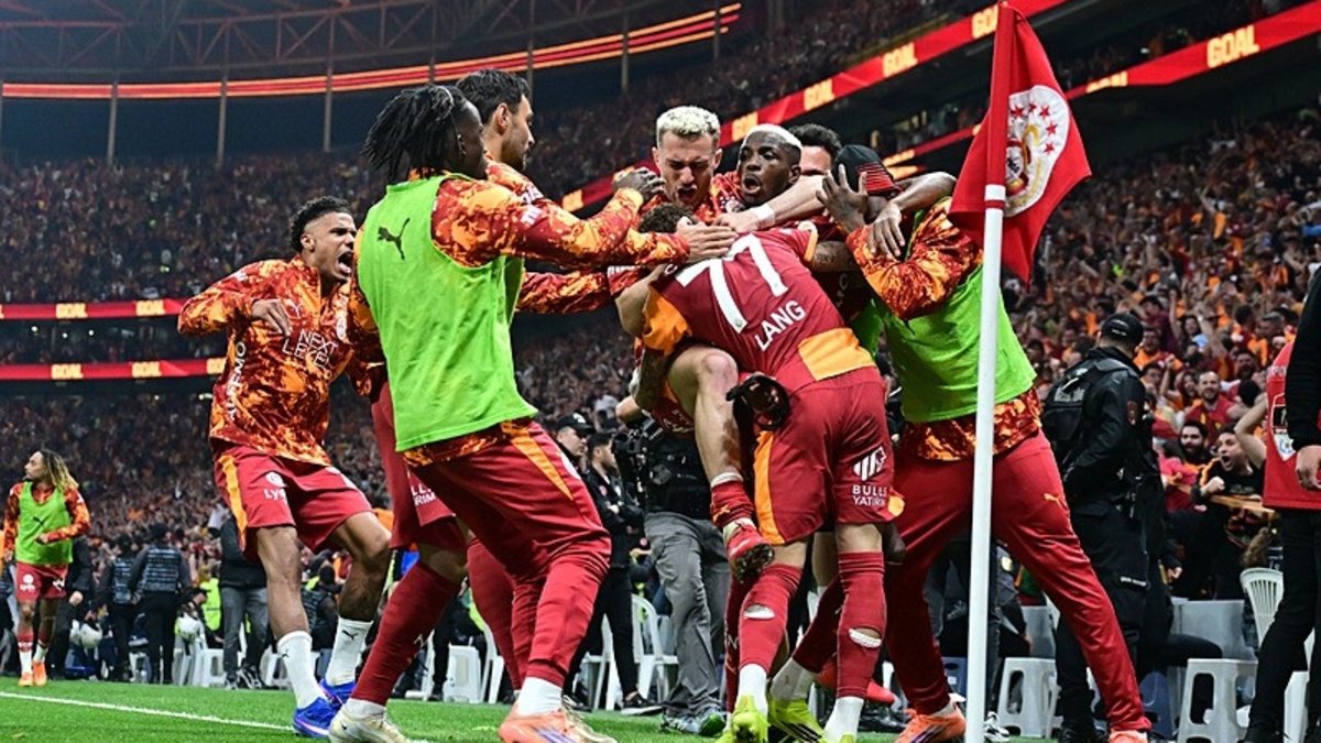 Galatasaray’ın Şampiyonluk Kutlaması İçin Acil Toplantı! Neler Olacak?