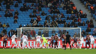 Tribünler boş kaldı