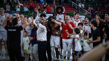 Karşıyaka Basketbol ligde kaldı!
