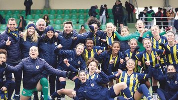 Kadınlar gol yağdırdı