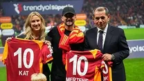 Mertens’e sevgi seli
