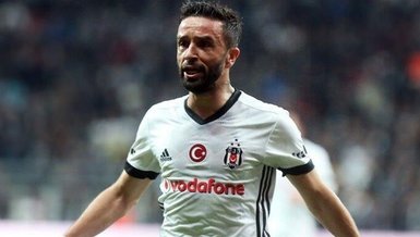 Son dakika: Gökhan Gönül Beşiktaş'ta kaldı!
