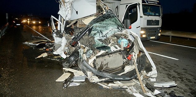 Bursaspor taraftarlarını taşıyan minibüs kaza yaptı: 17 yaralı