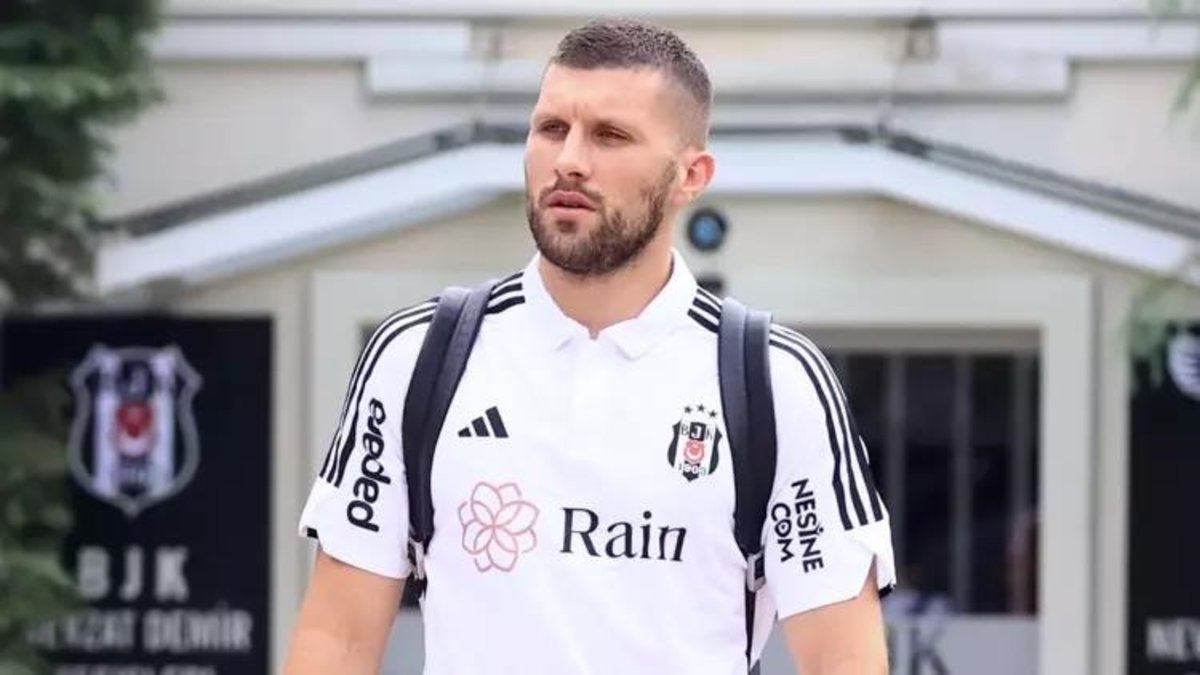Beşiktaş Ante Rebic ile yollarını ayırdı!