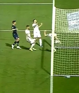 Kasımpaşa Fenerbahçe maçında ilginç pozisyon! VAR'dan uyarı geldi - 1