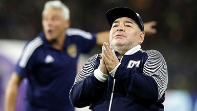 Maradona kulübünden maaşının kesilmesini talep etti