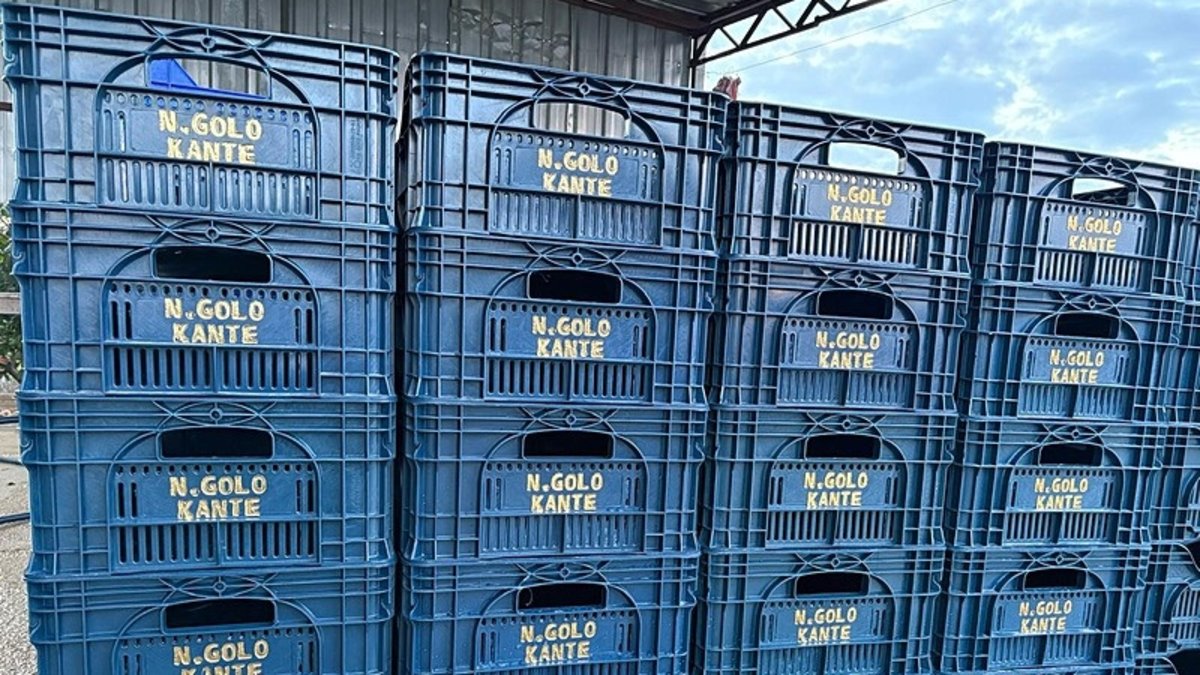 Fenerbahçeli taraftar N'Golo Kante'ye sevgisini böyle gösterdi