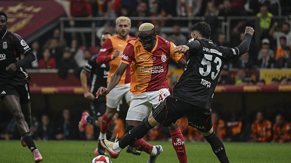 Galatasaray-Beşiktaş derbisinde ortalık karıştı!