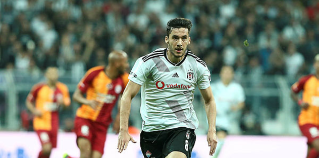 Umut Gomez'i izliyor