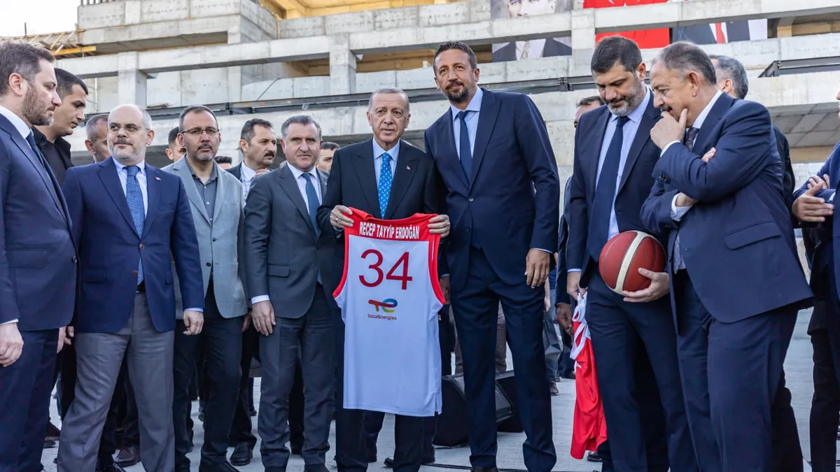 TBF Başkanı Hidayet Türkoğlu'ndan Başkan Recep Tayyip Erdoğan'a teşekkür mesajı