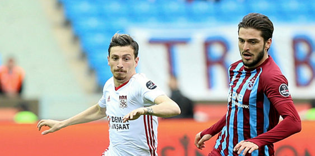 Beşiktaş Mert Hakan transferini salı günü bitiriyor!