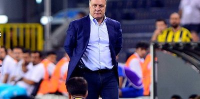 Advocaat’tan Volkan’a fırça