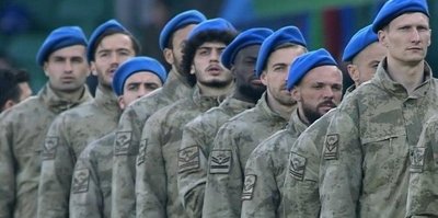 Rizesporlu futbolcular askeri kamuflajla sahaya çıktı