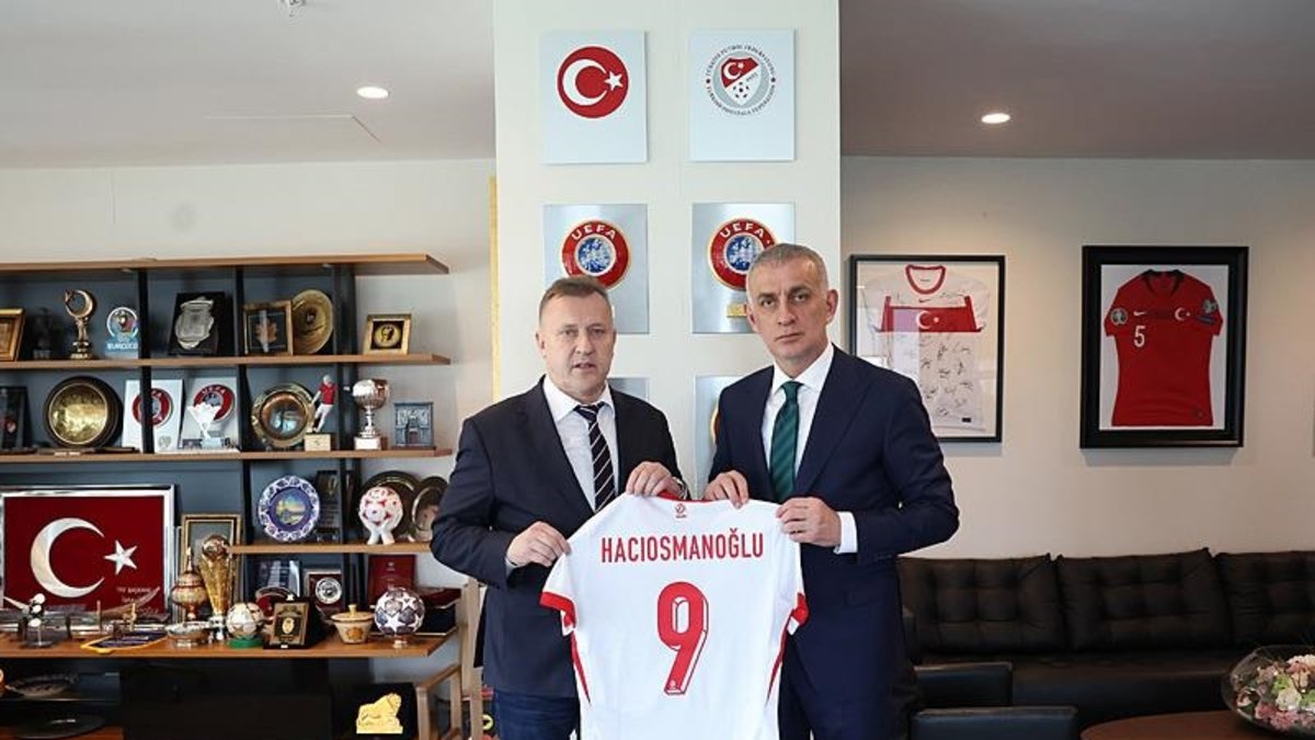 Polonya Futbol Federasyonu Başkanı Kulesza TFF Başkanı Hacıosmanoğlu'nu ziyaret etti Polonya Futbol Federasyonu Başkanı Kulesza TFF Başkanı Hacıosmanoğlu'nu ziyaret etti