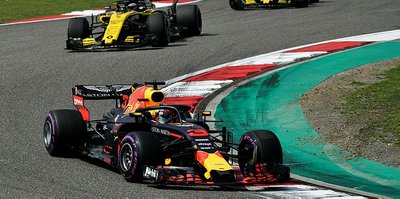 Çin'de kazanan Daniel Ricciardo