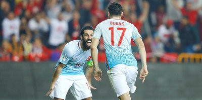 Müjdeyi Burak verdi: 'Arda Turan geliyor!'