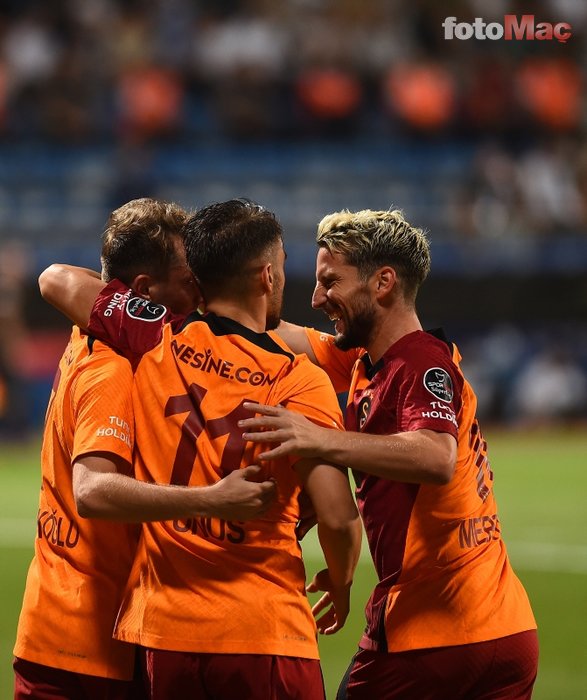 Galatasaray'a transfer olan Dries Mertens'in menajeri açıklamalarda bulundu! Napoli'de kalmak istedi