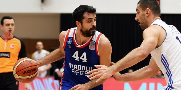 Krunoslav Simon 2 yıl daha Anadolu Efes'te