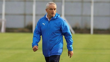 Sivasspor Teknik Direktörü Rıza Çalımbay: Avrupa maçlarına milli maç havasında çıkıyoruz