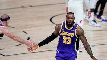 LeBron dominates, Lakers take 2-1 lead