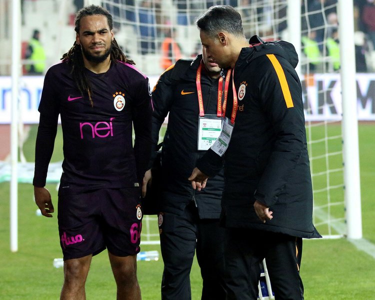 Galatasaray Da Uzucu Haber Denayer Son Dakika Galatasaray Haberleri Fotomac
