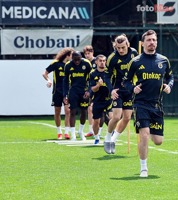 Fenerbahçe'de büyük değişim! 10 ayrılık birden