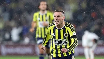 Kerem atınca güller açıyor