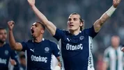 Carlos gitti sıra Çağlar'da
