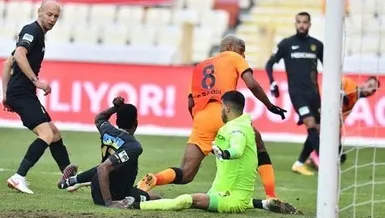 Tetteh haftaya cezalı