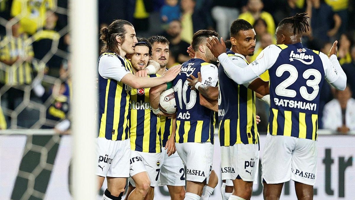 Fenerbahçe'de gözler Kadıköy'de kulaklar Konya'da