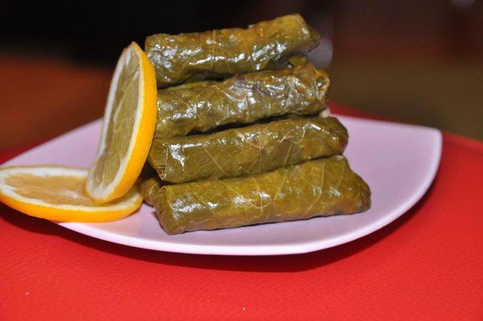 hellim-peynirli-yaprak-sarmasi-tarifi-hellim-peynirli-yaprak-sarmasi-nasil-yapilir-malzemeleri-yapilisi-puf-no-1692872967677.jpeg