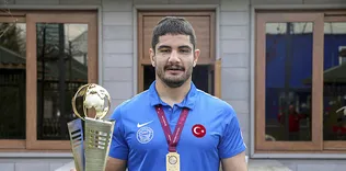 Güreşte tarihi başarı