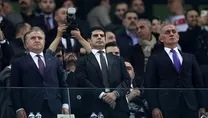 Bakan Bak tribünde