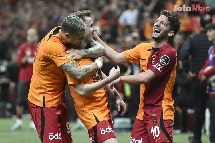 Galatasaray'a transferde kötü haber! Skoras'ın yeni takımı...