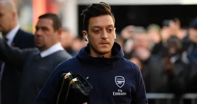 Mesut Özil'e çirkin saldırı! Yerden yere vurdular...