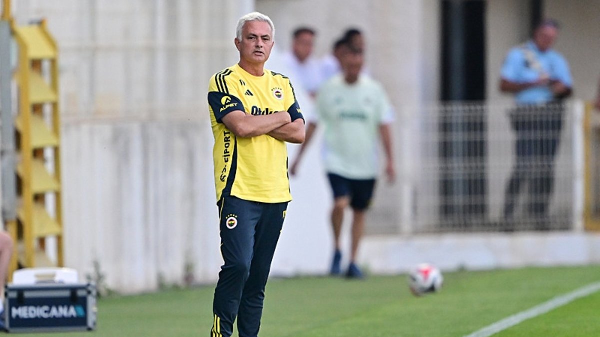 İşte Mourinho'nun yeni prensi! Kamptaki performansıyla hocasını etkiledi İşte Mourinho'nun yeni prensi! Kamptaki performansıyla hocasını etkiledi