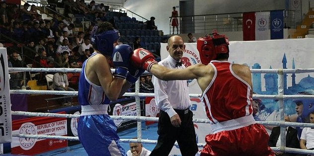 Genç Erkekler Türkiye Ferdi Boks Şampiyonası Mersin'de başladı