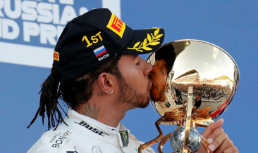 Rusya'da zafer Lewis Hamilton'ın