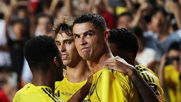 Ronaldo tarihe geçti!